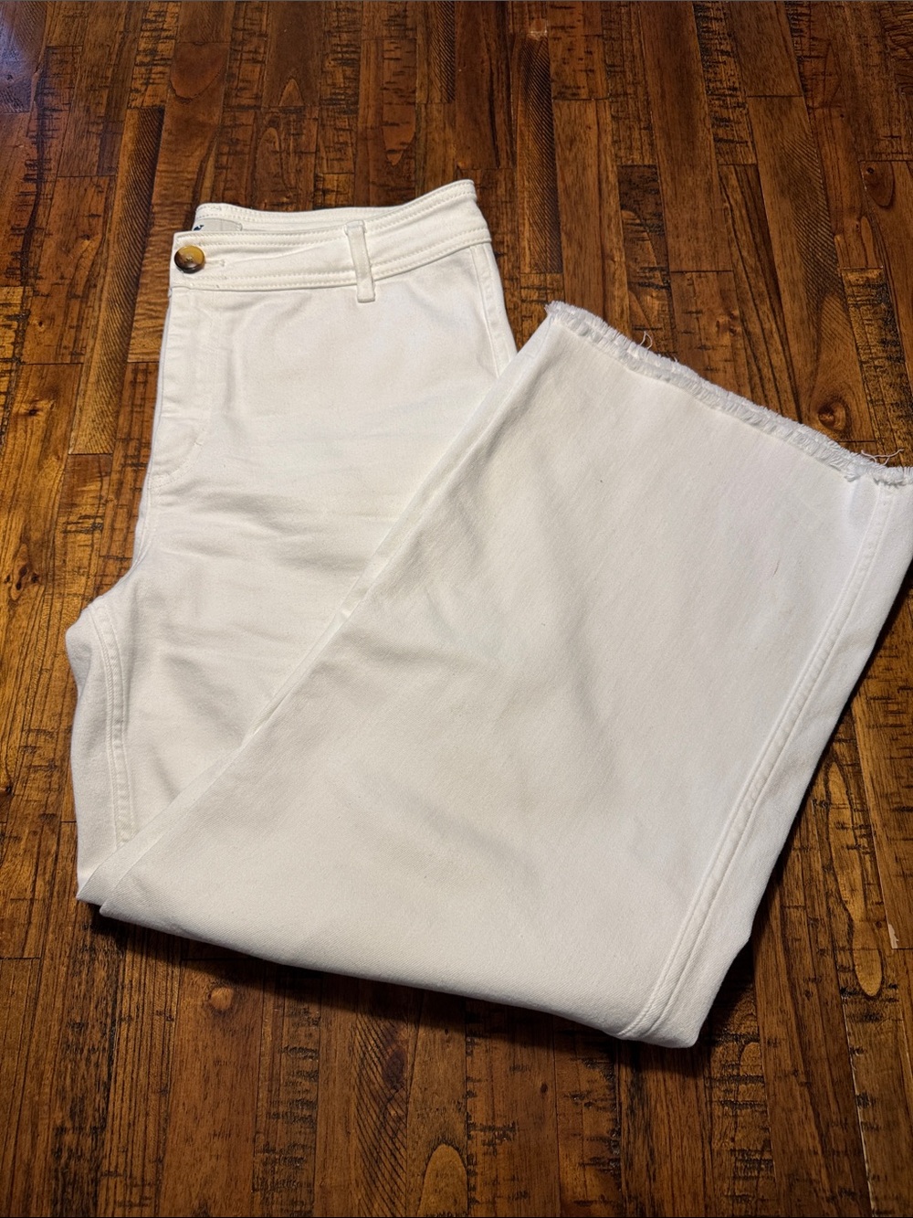 Vineyard Vines🐳Women's Jeans w/ raw cut hem